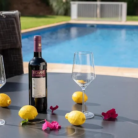 Estrella Villa